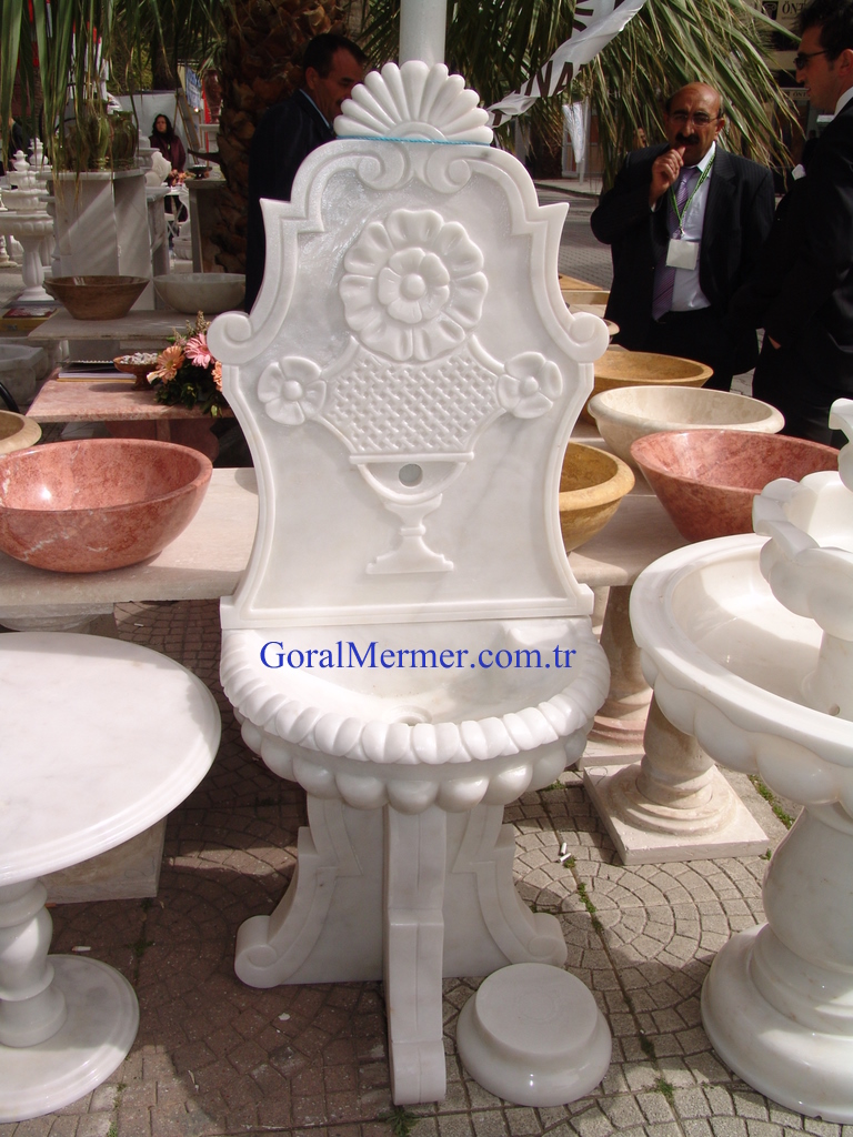 mermer çeşme